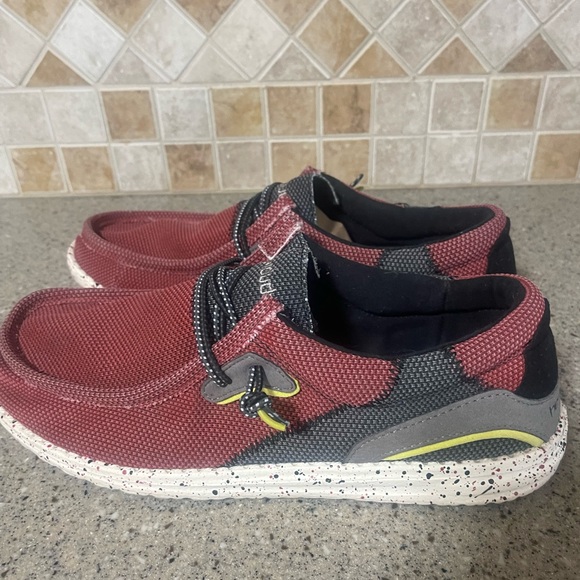 Hey Dude Men’s Wally Hawk Red Slip on Canvas Shoes Size 13 - Picture 2 of 8